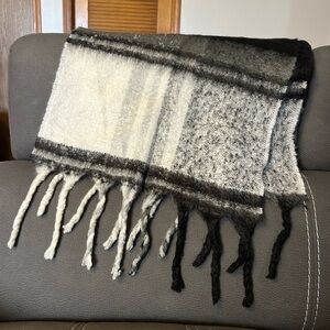 Black and white plaid scarf